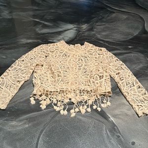 Luxxe chrochet long sleeve beige crop top